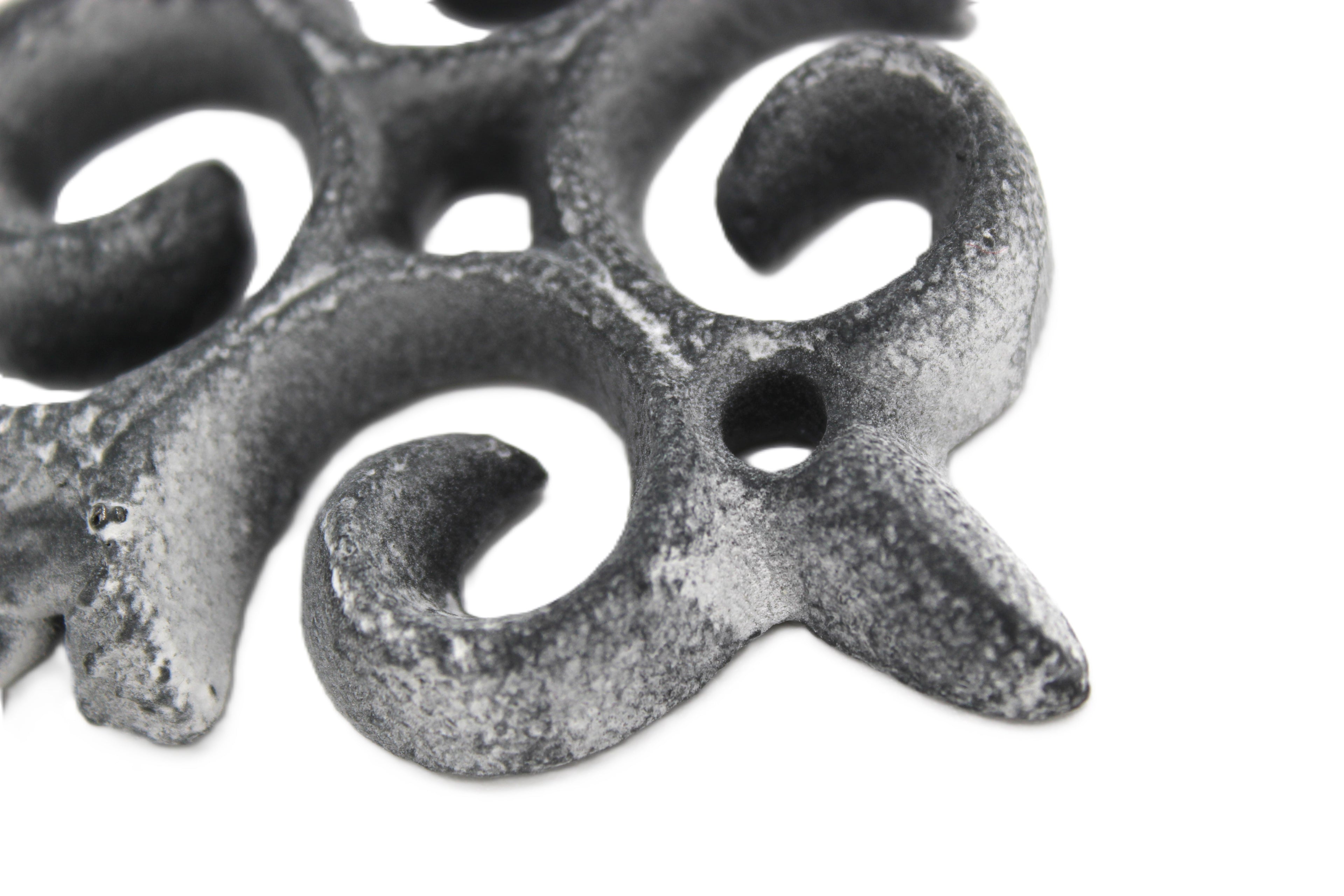 Crochet avec décor et poignée