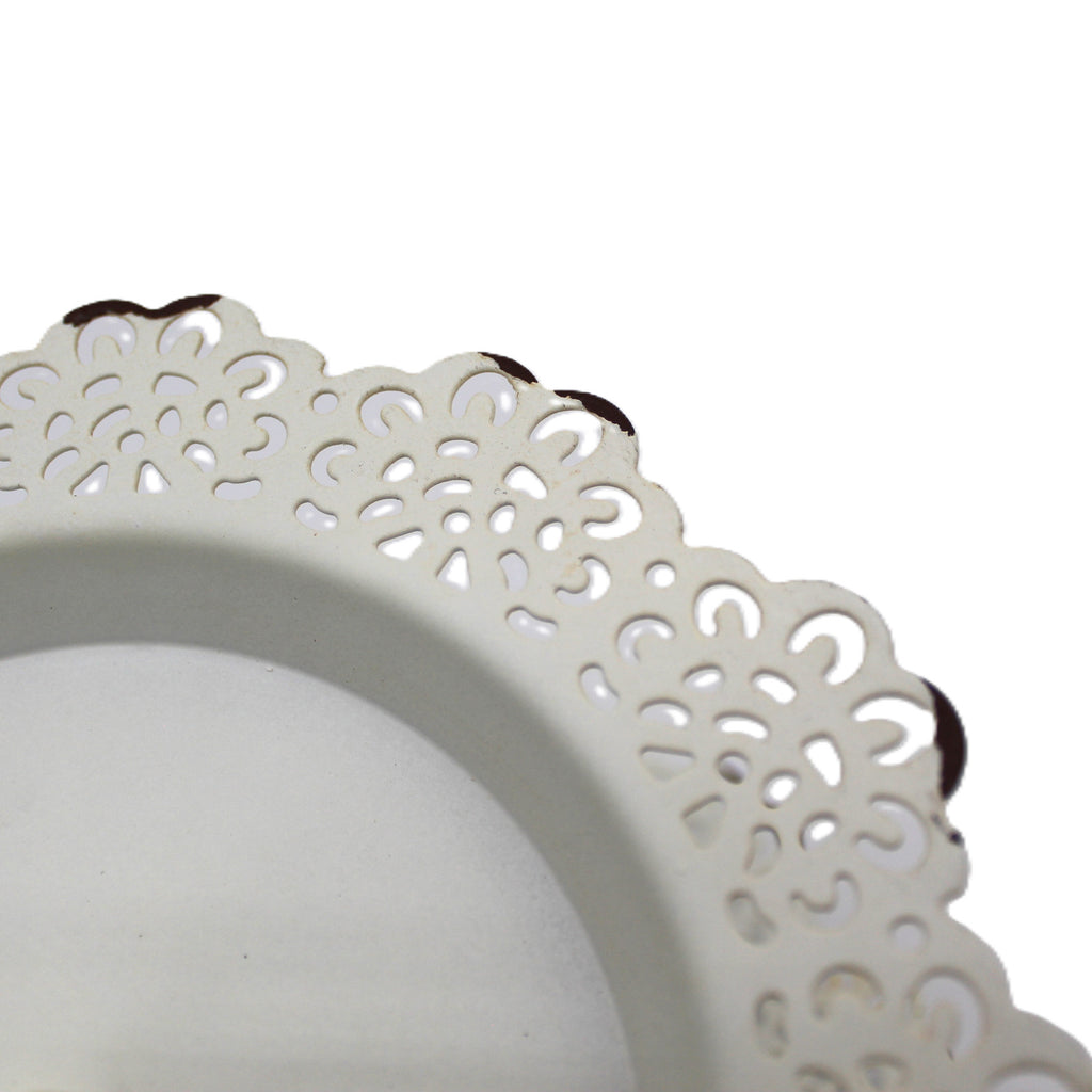 Présentoir avec bordure de dentelle