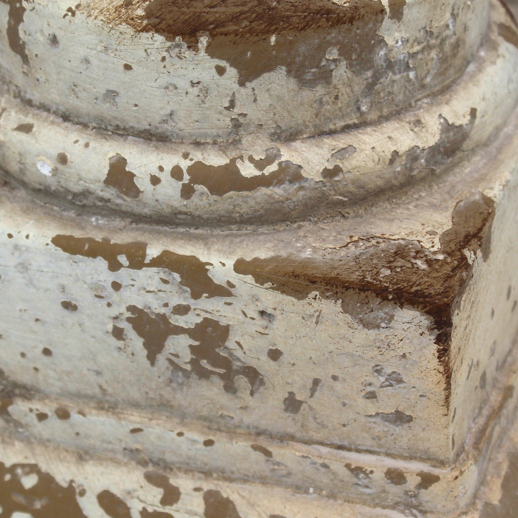 Ornement décoratif en céramique