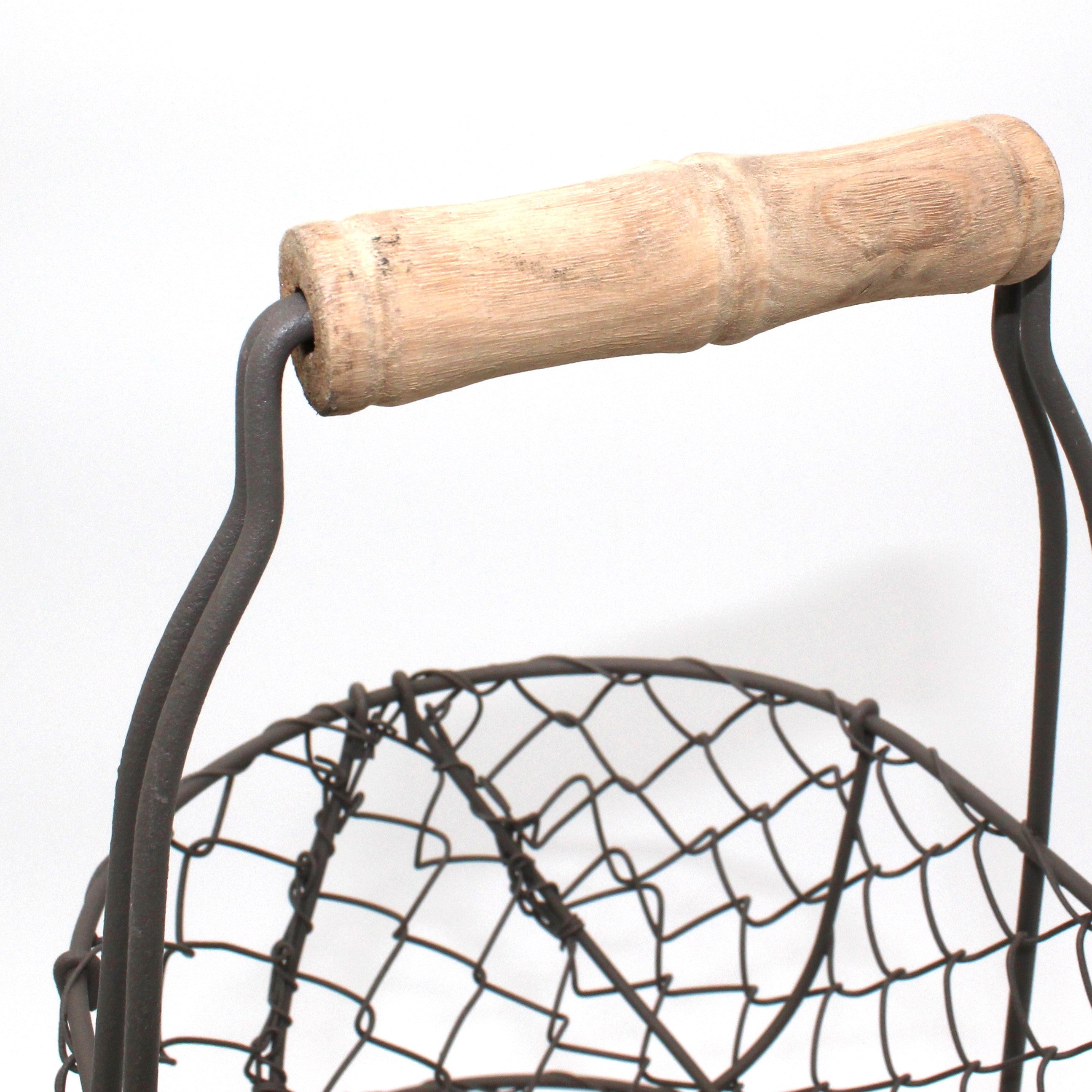 Panier en métal à trois étages