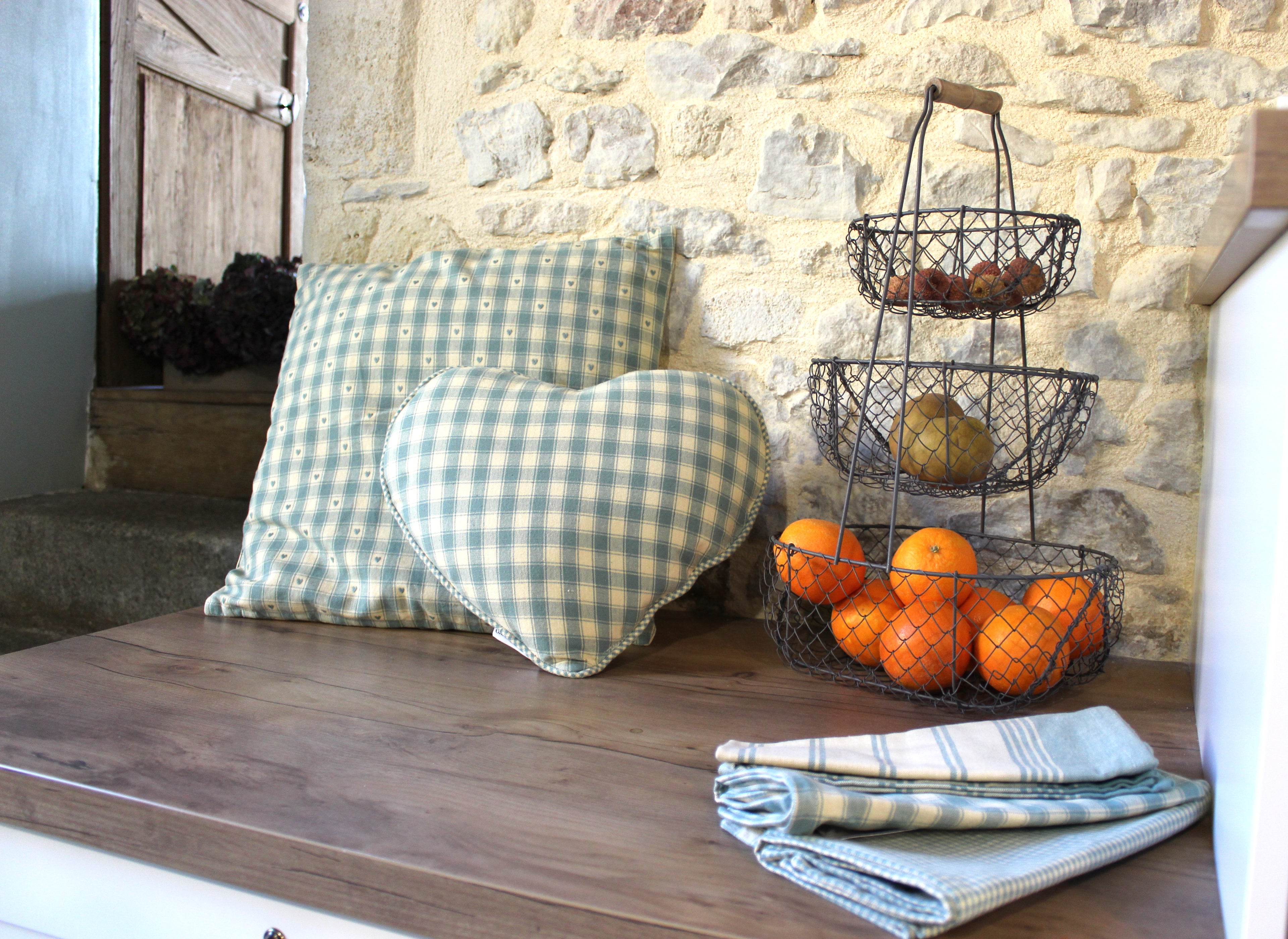 coussin carré 45x45cm vert sauge -esprit campagne chic et maison de famille - Comptoir de Famille - Maison Ysance 