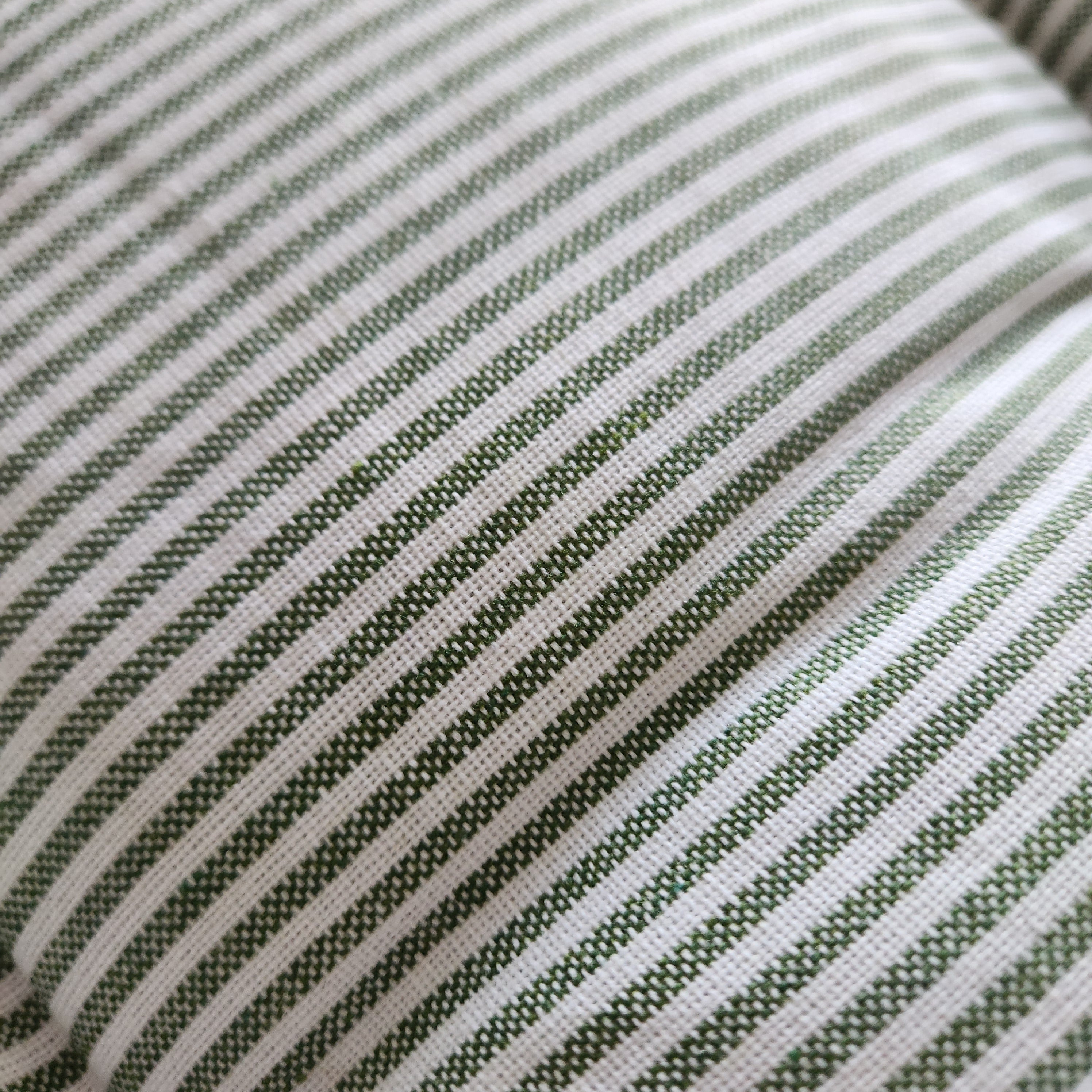 Coussin de banc textile recyclé rayé vert et blanc (37 x 115 cm)