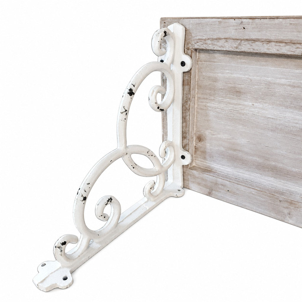 Etagère en bois et métal blanc patiné