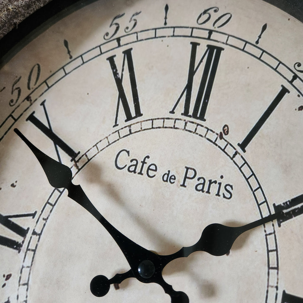 Horloge murale en métal
