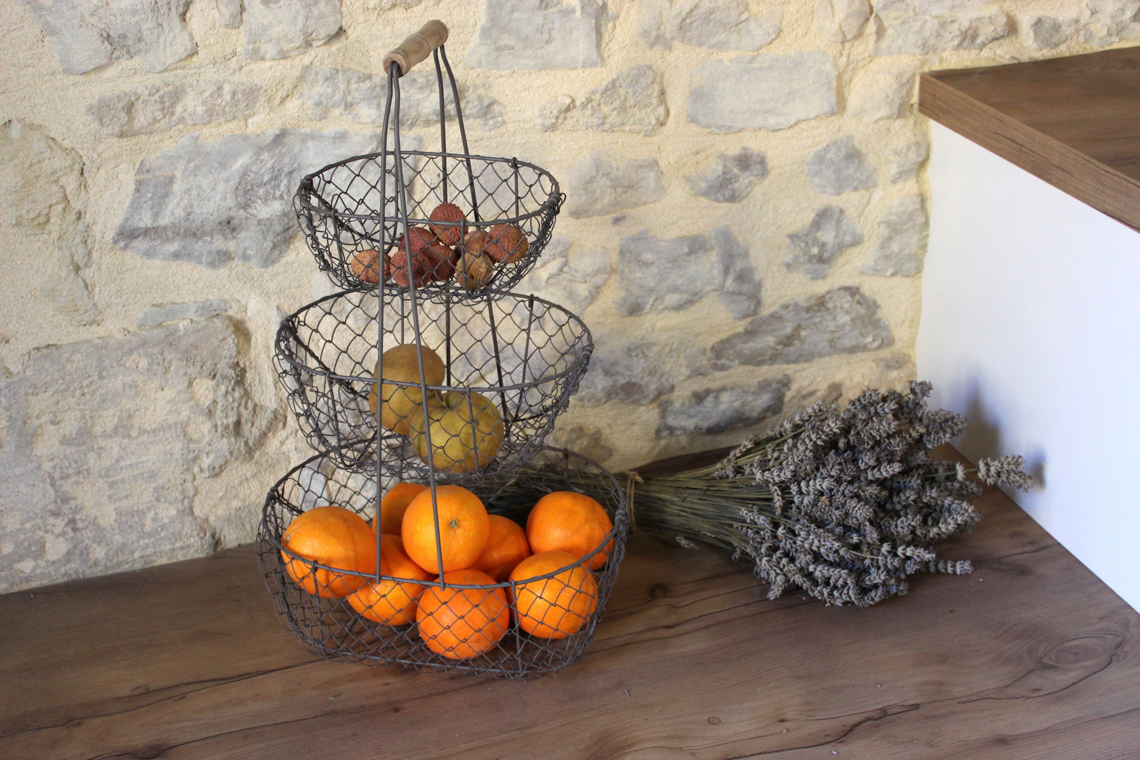 Panier en métal de 3 étages , idéal pour présenter des fruits dans une cuisine , campagne chic - Clayre & Eef - Maison Ysance