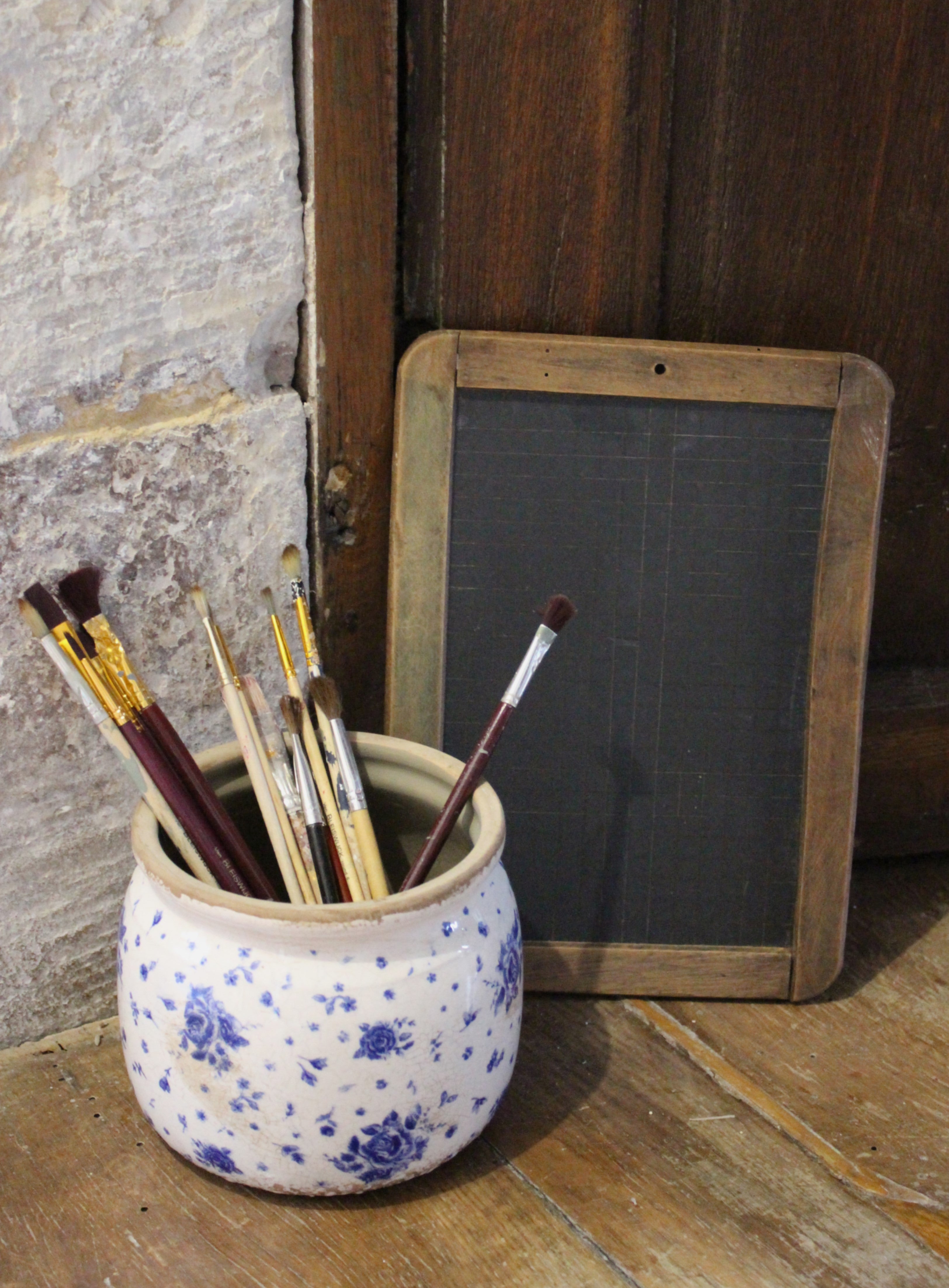 petit pot en céramique à fleurs bleues - campagne chic et maison de charme - Clayre & Eef - Maison Ysance 