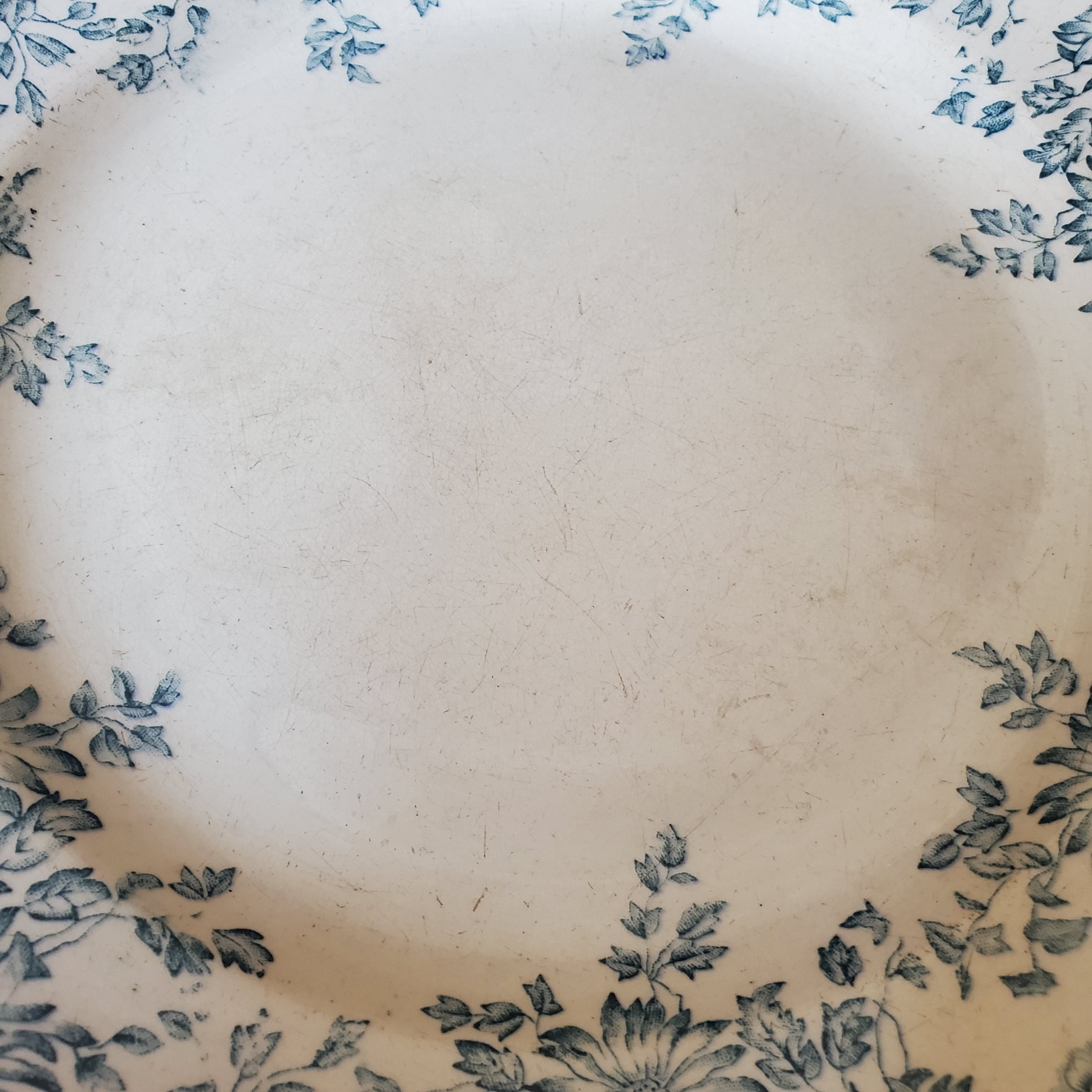 Assiette ancienne en faïence