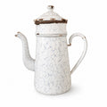 Cafetière ancienne en métal émaillé blanc marbré bleu avec couvercle, pièce de brocante vintage au charme authentique.