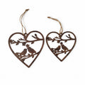 Duo de cœurs en acier Corten avec oiseaux sur branche, décoration campagne chic à suspendre.