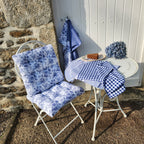 Coussin de banquette blanc et bleu pour décoration maison de charme campagne chic