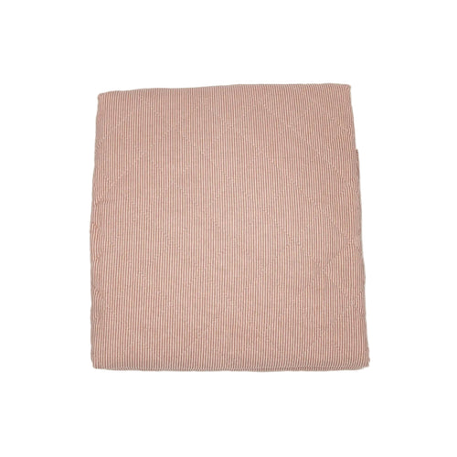 Couverture piquée en coton rayée rose et blanc, décoration maison de charme et chambre campagne chic