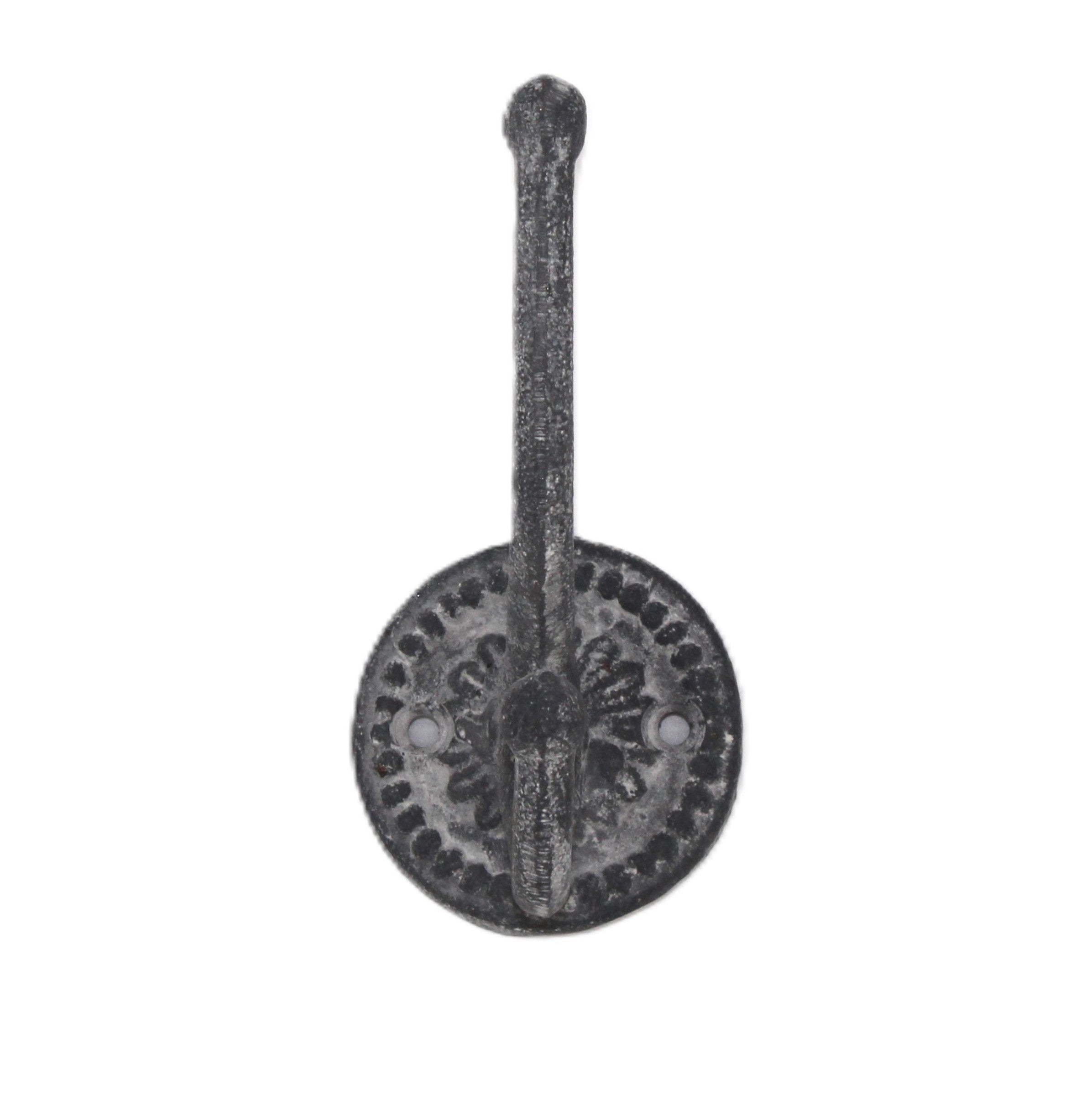 Crochet en fonte gris patiné style antique et campagne chic - Maison de charme- Chic Antique - Maison Ysance