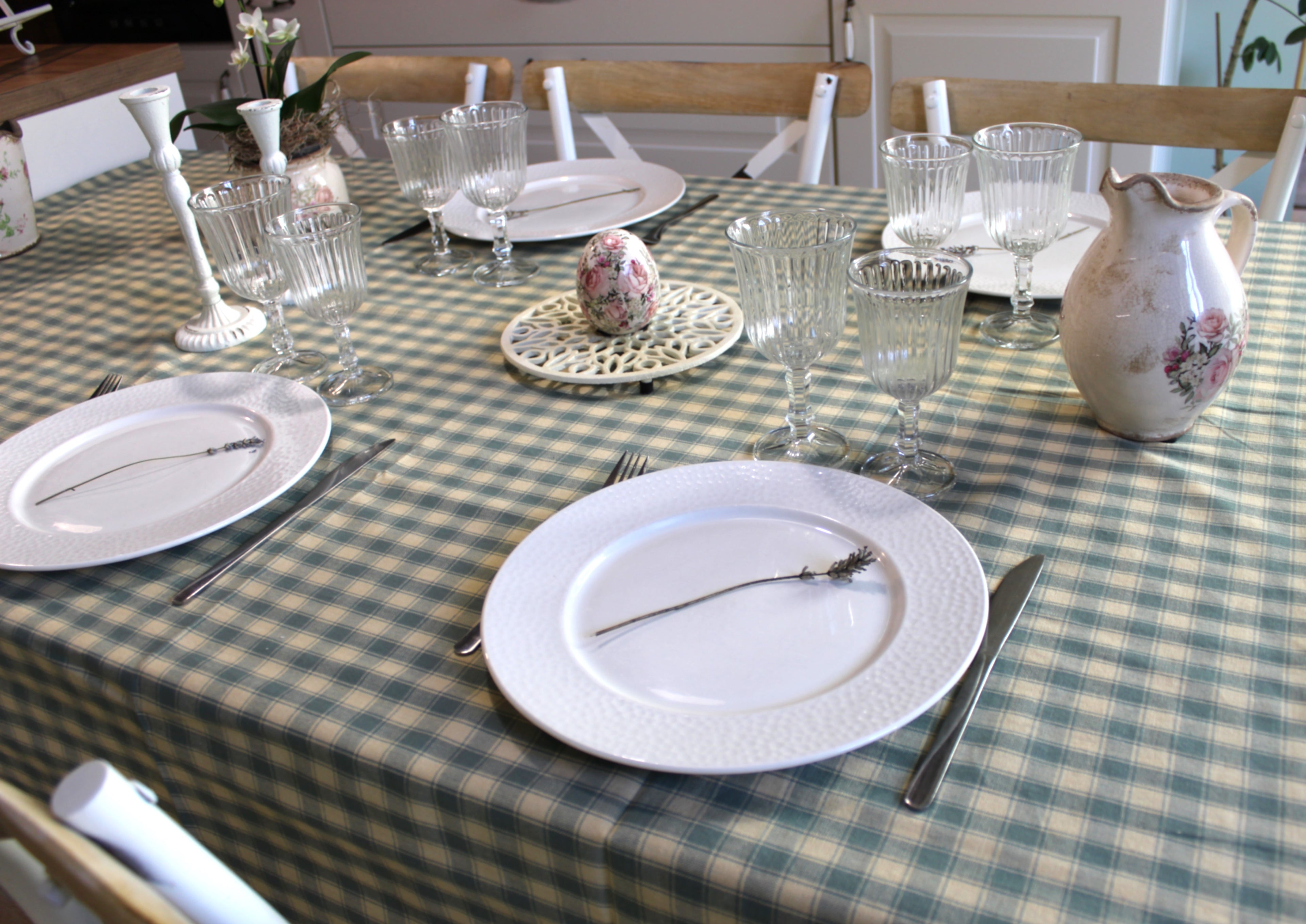 joli dessous de table en fonte rosace blanc - esprit campagne-chic et maison de famille - Comptoir de Famille - Maison Ysance