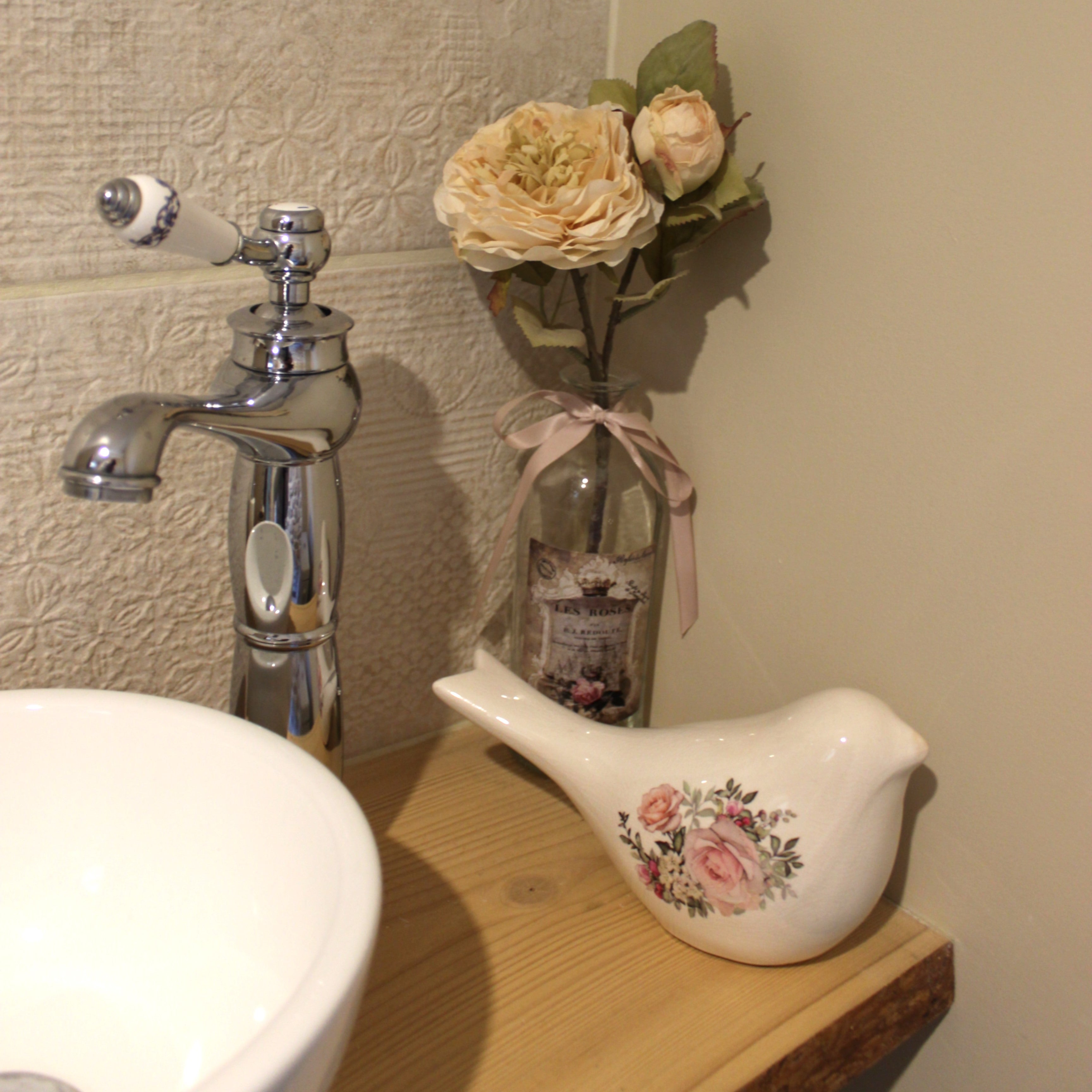 joli oiseau en céramique à motif fleurs - décoration campagne chic et maison de charme - Clayre & Eef - Maison Ysance