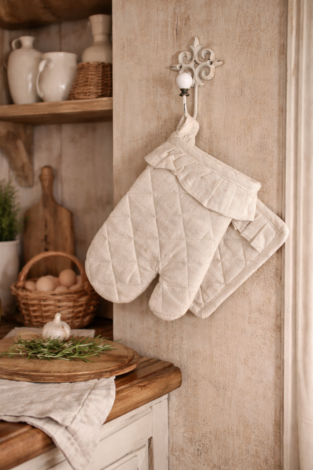 gant et manique chambray beige -esprit campagne chic et maison de famille - Comptoir de Famille - Maison Ysance 