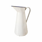 Grand broc ancien en métal émaillé blanc avec liseré bleu, pièce de brocante au charme rustique et authentique