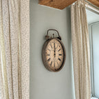 Grande horloge murale rétro en métal patiné esprit maison de caractère