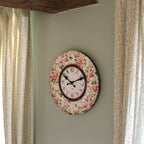 Horloge murale à motifs fleurs pour un style campagne chic et maison de famille - Chic Antique - Maison Ysance
