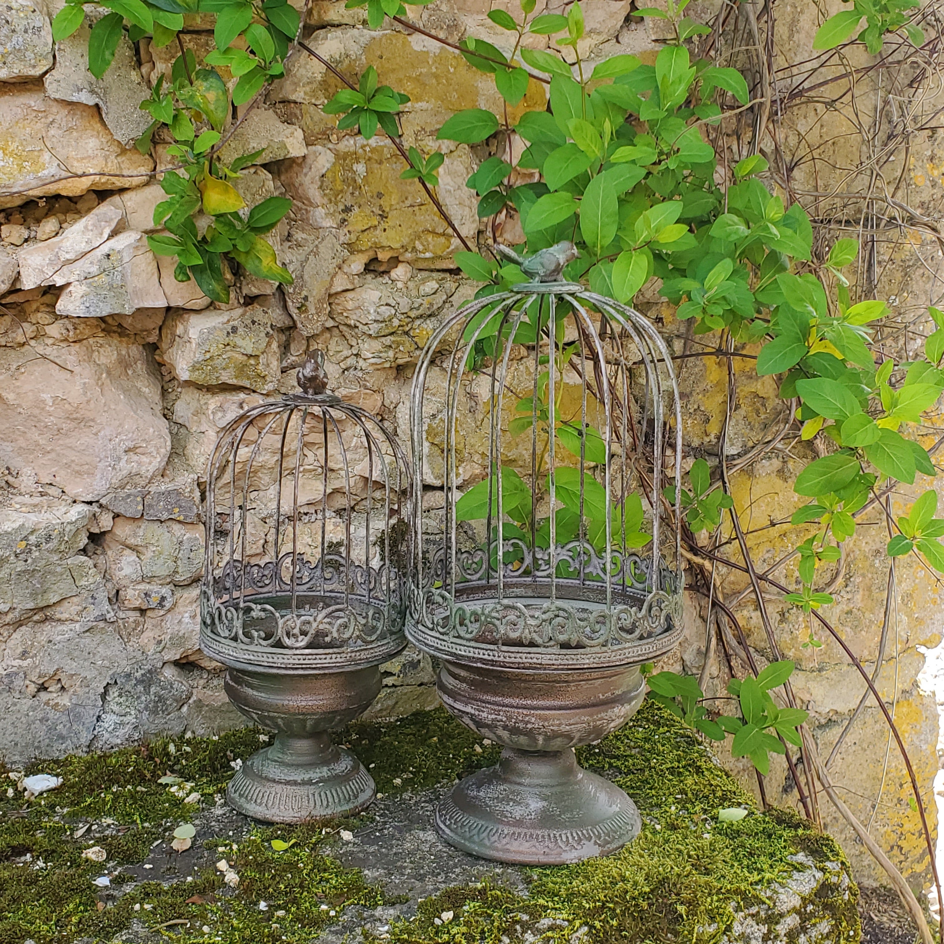 Jardinière décorative en métal vert avec oiseau pour jardin style campagne chic et romantique