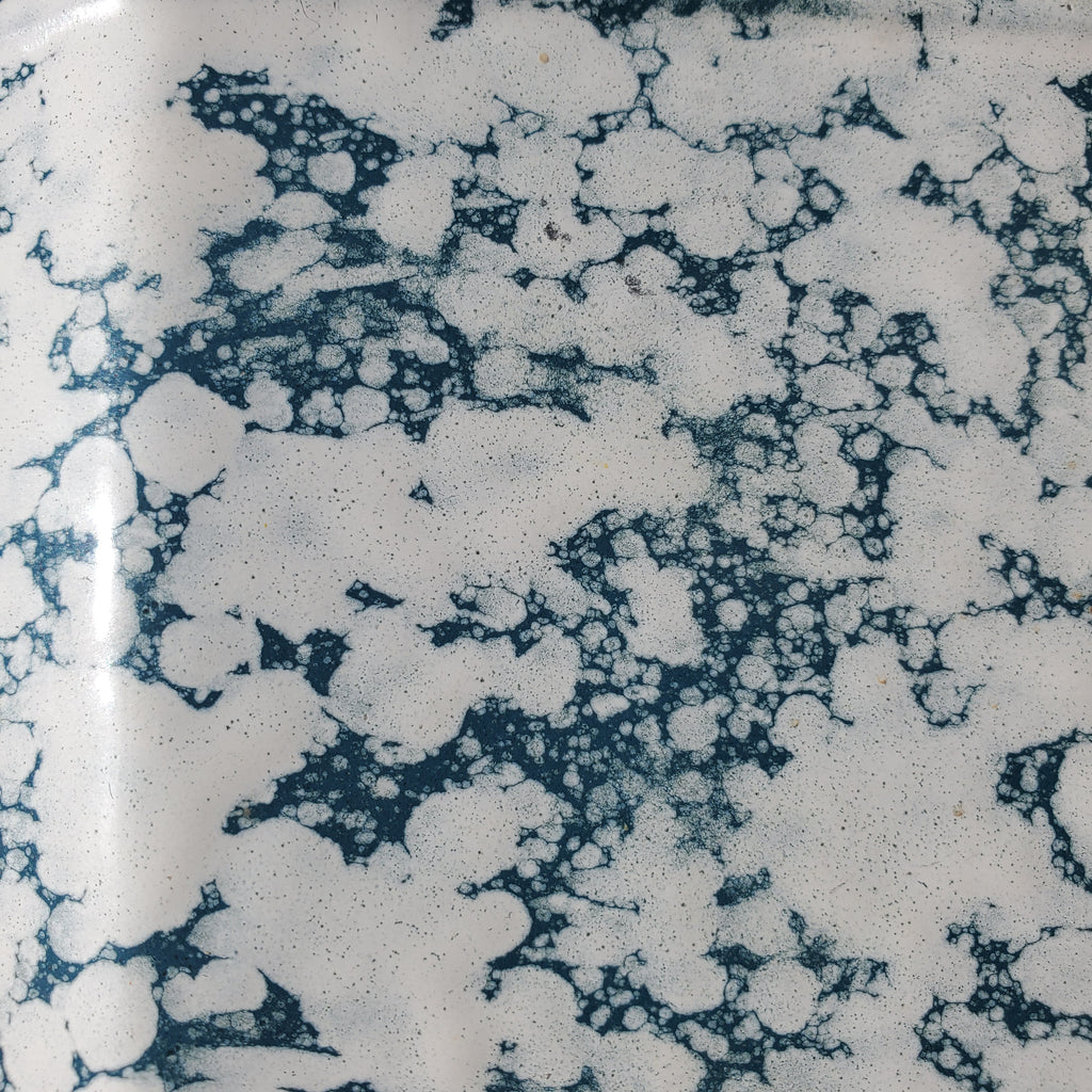 Lunch box ancienne émaillée marbrée blanc et bleu