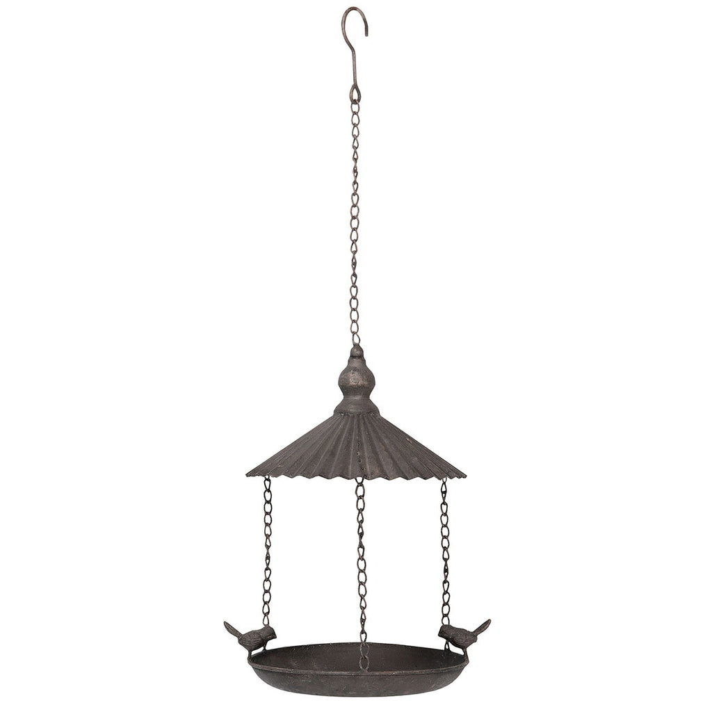 Mangeoire à oiseaux suspendue en métal dans jardin style campagne chic maison de charme