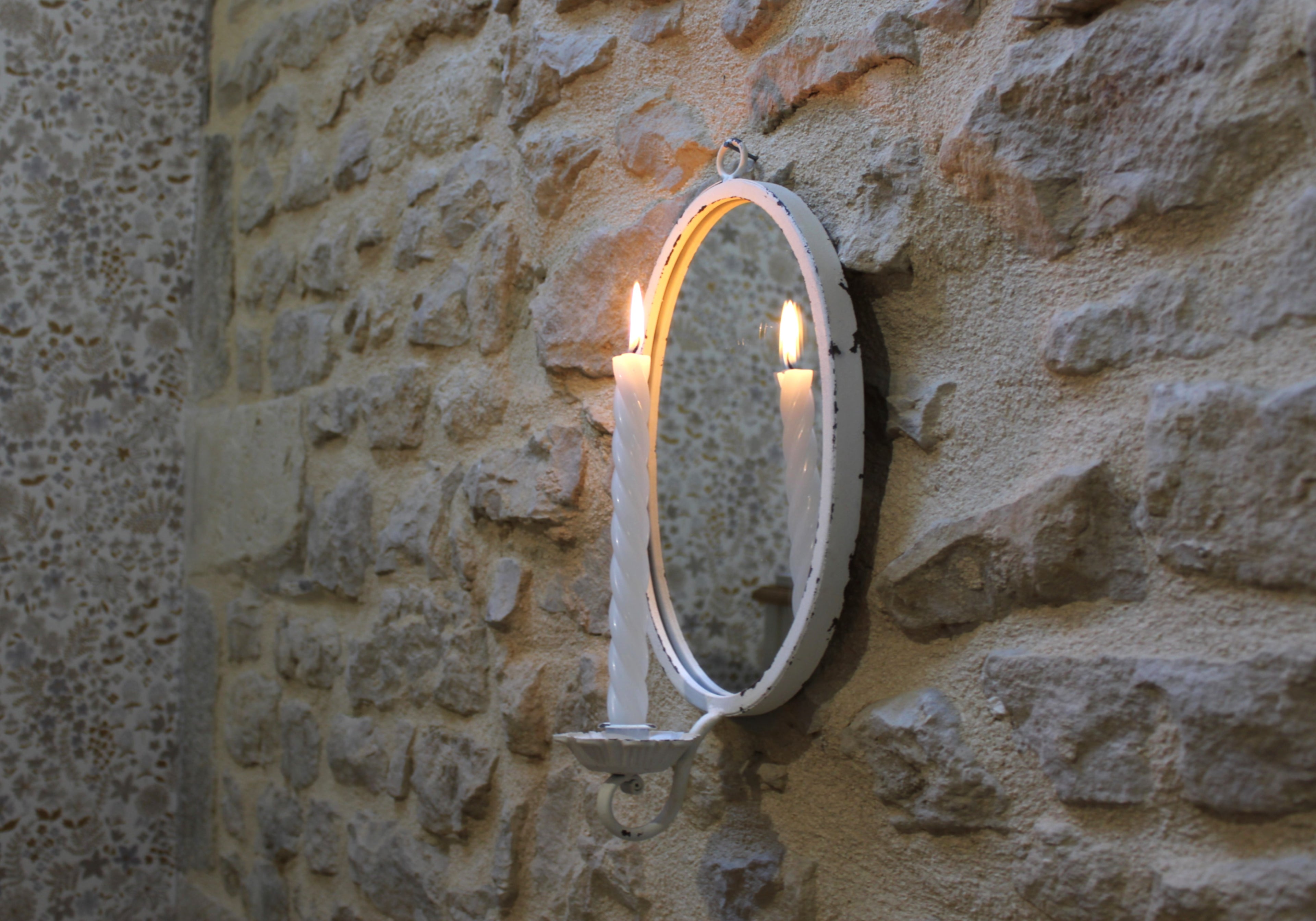 Joli miroir mural avec support bougie pour une ambiance chaleureuse  - campagne chic et maison de famille - Clayre & Eef - Maison Ysance 