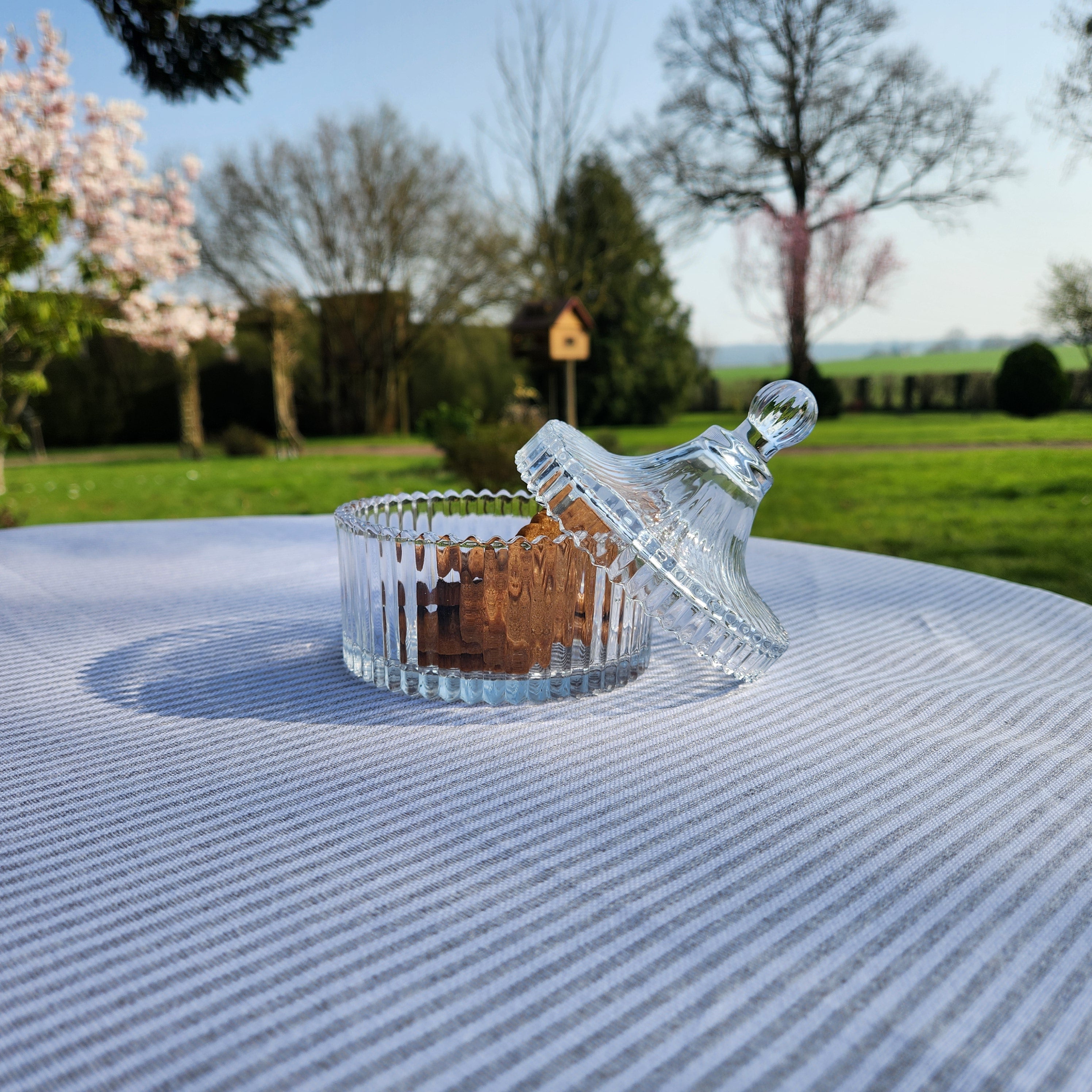 Nappe ronde facile d’entretien à rayures grises et blanches (160 cm)