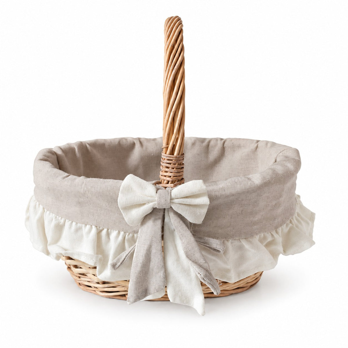 Panier en osier et tissu avec nœud dans un style campagne chic