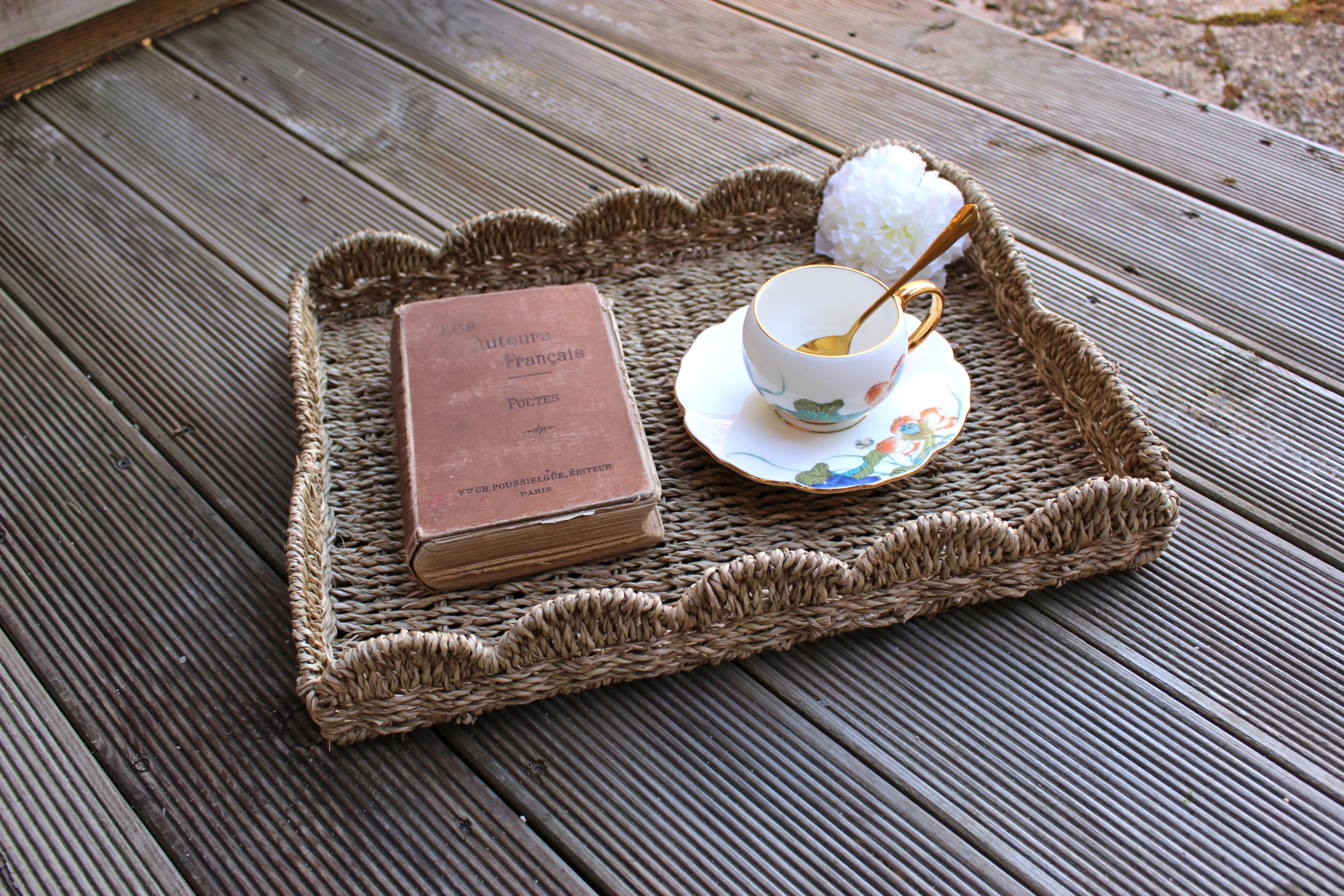 plateau festonné en jonc de mer petit modèle - décoration campagne chic et maison de famille - Comptoir de Famille - Maison Ysance