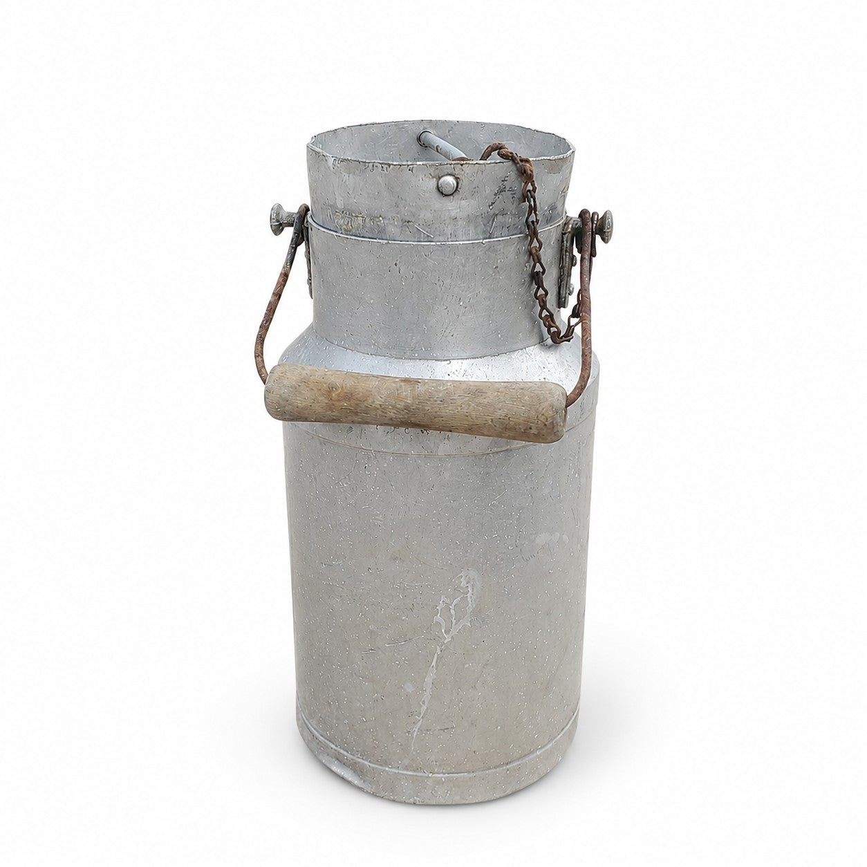 Pot à lait ancien en aluminium avec poignée en bois, bidon à lait vintage pour décoration campagne chic et maison de caractère