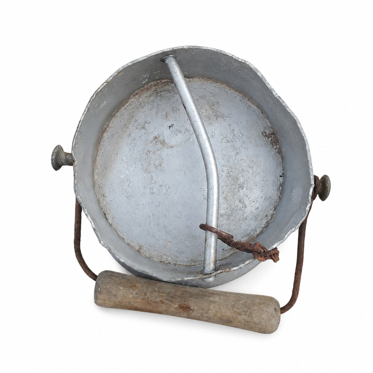 Petit pot à lait ancien en aluminium