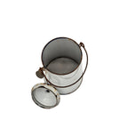 Pot ancien en métal émaillé blanc