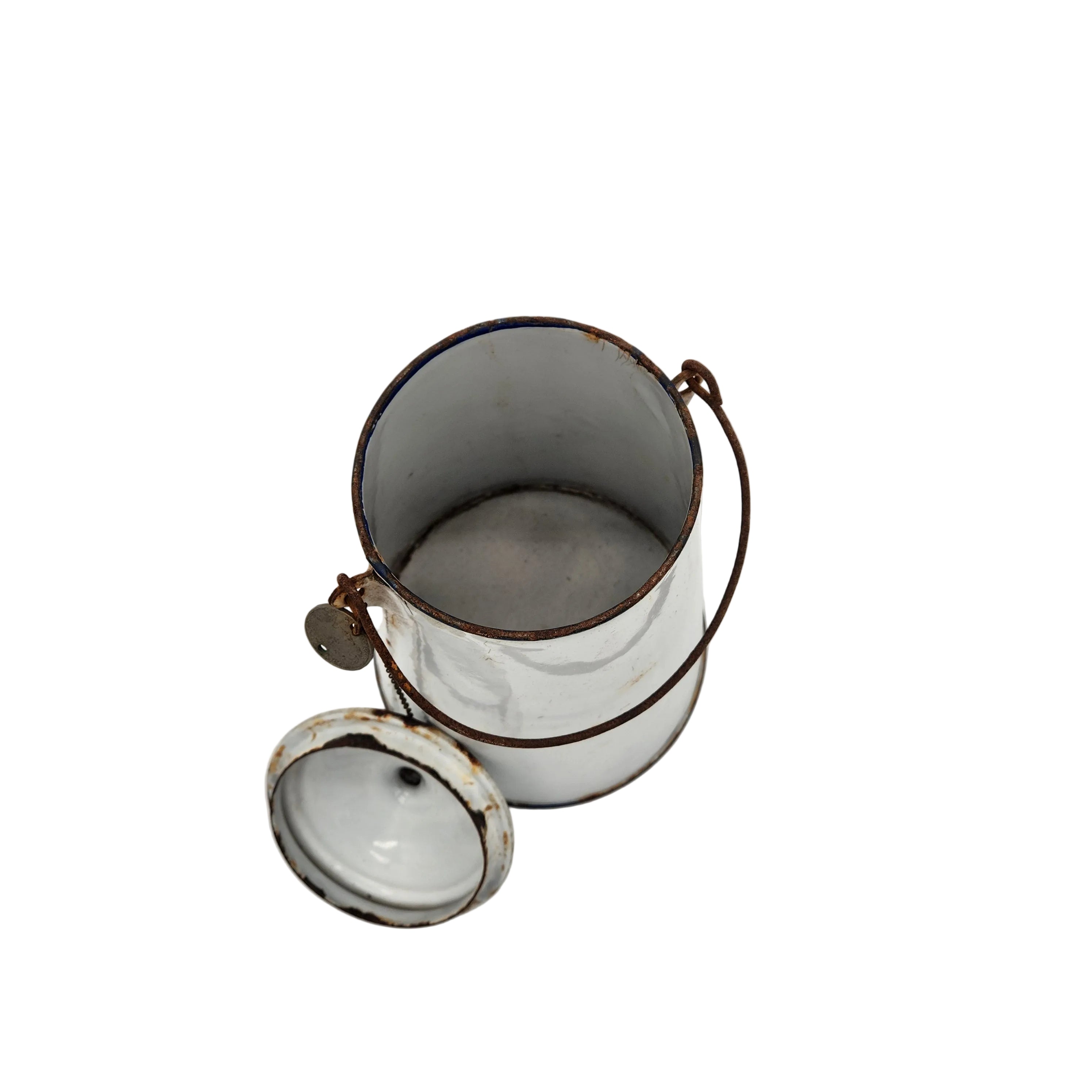 Pot ancien en métal émaillé blanc