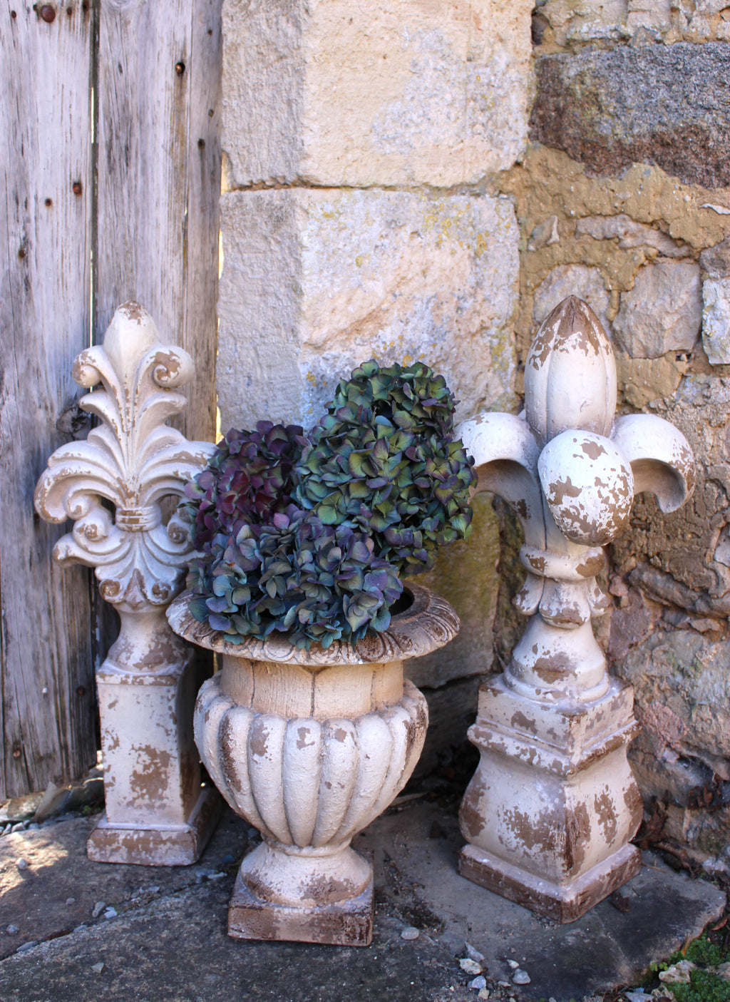 Magnifique sculpture  fleur de lys en céramique - idéal décoration campagne chic -maison de caractère -Clayre & Eef- Maison Ysance 