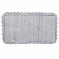 Joli tapis de bain gris perle pour maison de charme